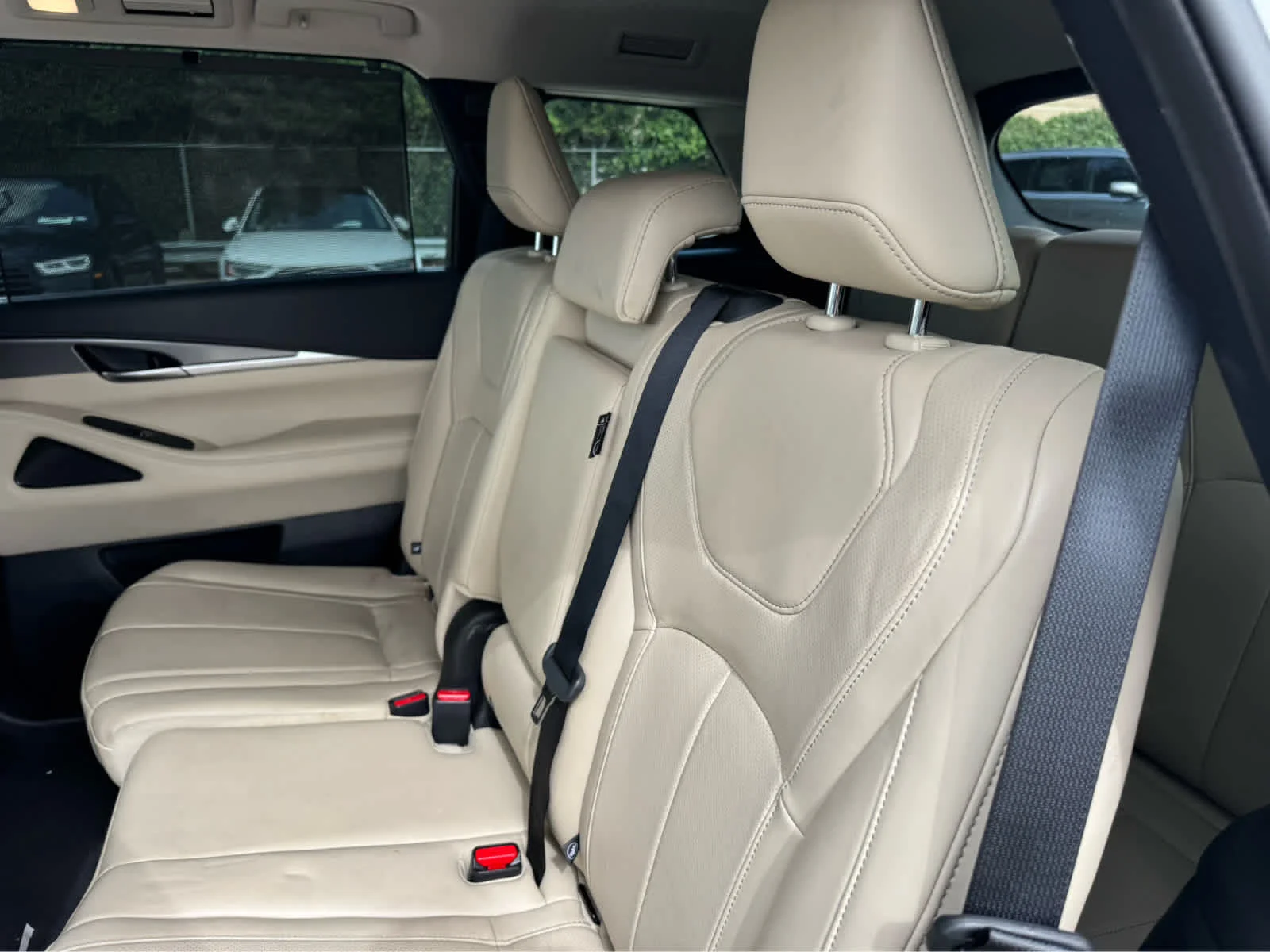 Certified Used 2023 Majestic White INFINITI LUXE image 22