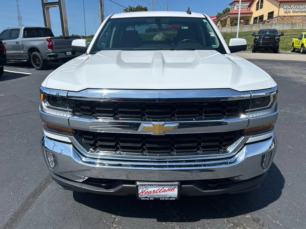 Used 2018 Chevrolet Silverado 1500 LT with VIN 3GCUKREC0JG480041 for sale in Kansas City