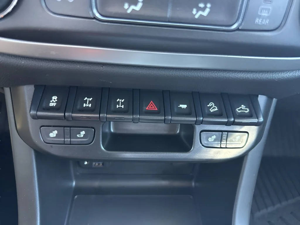 Used 2022 Black Chevrolet ZR2 image 21