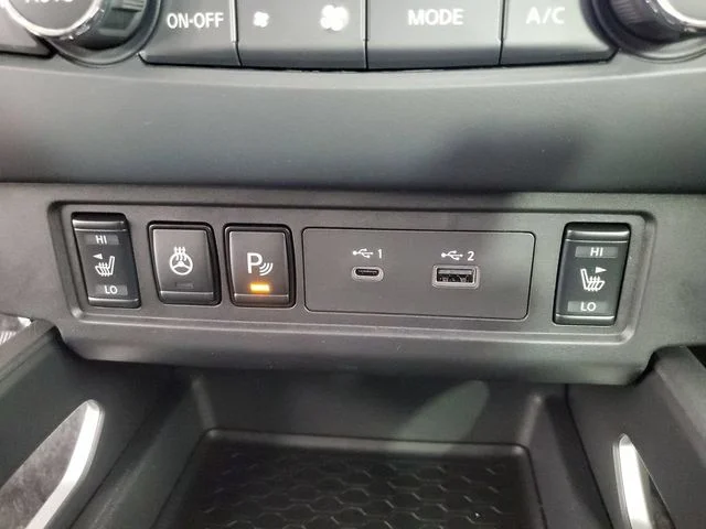 New 2026 Glacier White Nissan Crew Cab SV image 19