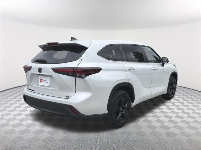 Certified Used 2024 WIND CHILL PEARL Toyota LE image 16