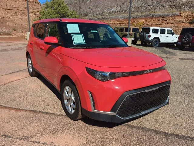 Used 2024 Red Kia LX image 3