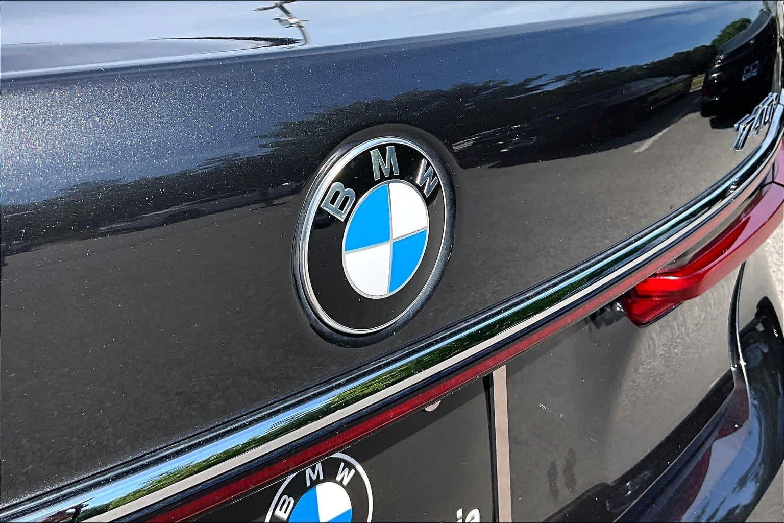 2020 BMW 7 Series 740i - Photo 32