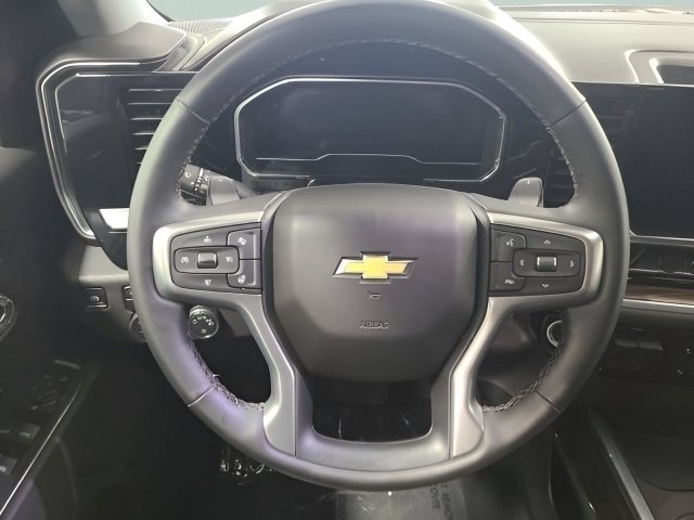 Used 2024 Lakeshore Blue Metallic Chevrolet LT image 21