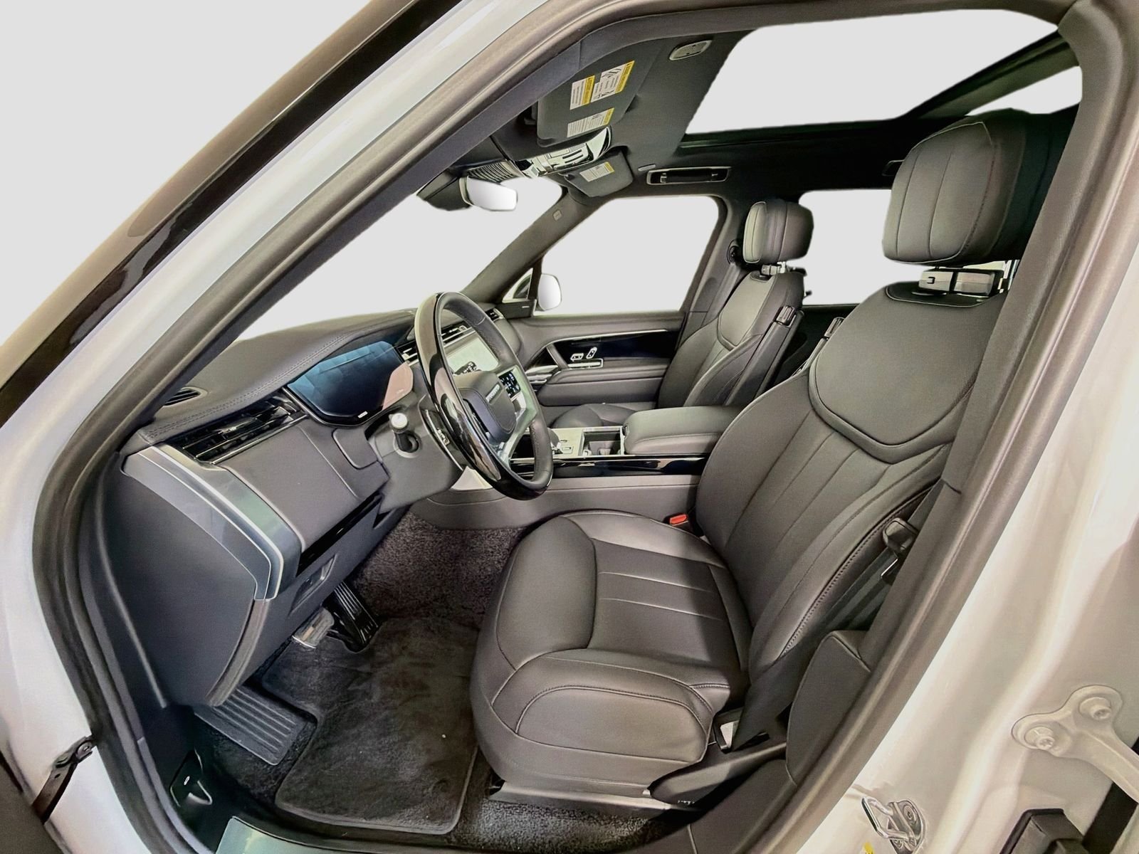 New 2026 Fuji White LAND ROVER SE 7 Seats image 23