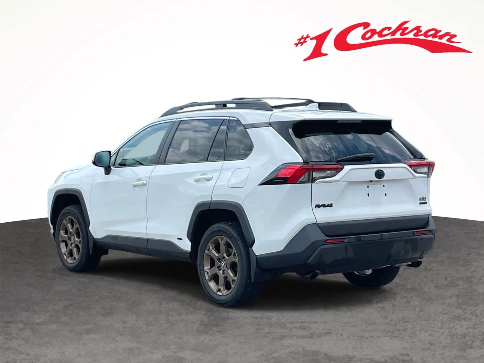 Used 2023 Ice Cap Toyota Hybrid Woodland image 9