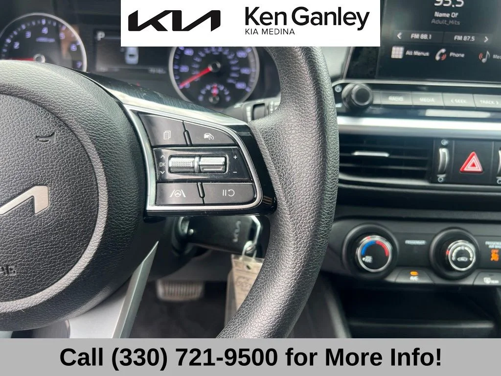 2023 Kia Forte LXS - Photo 32