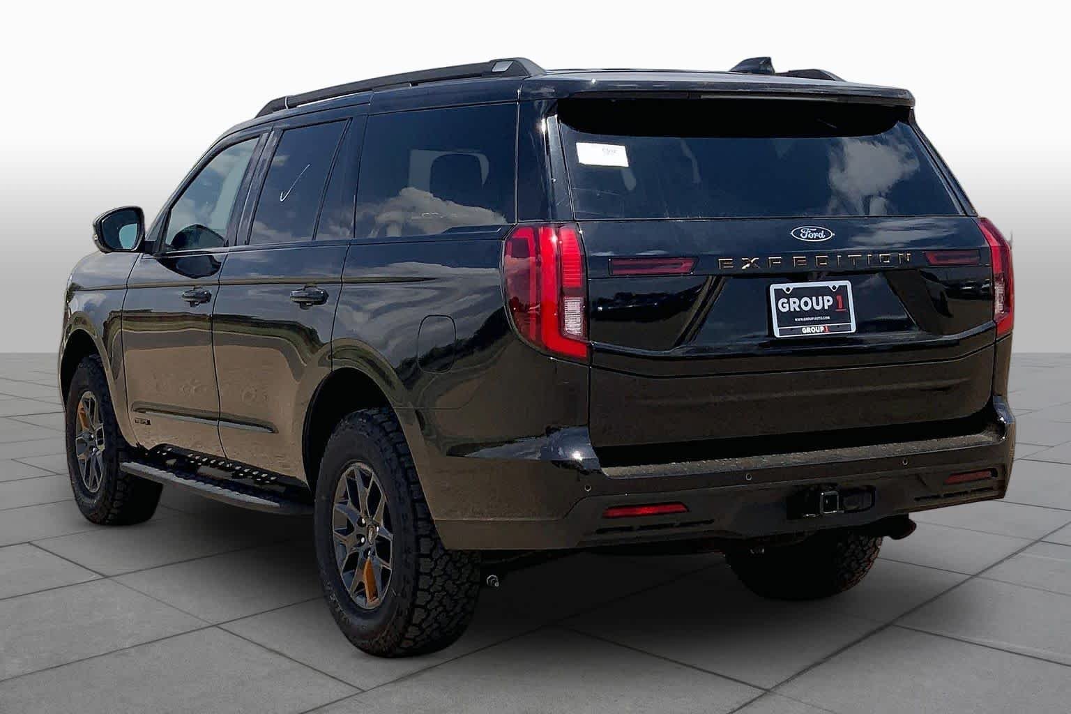 New 2026 Agate Black Metallic Ford Tremor® image 12
