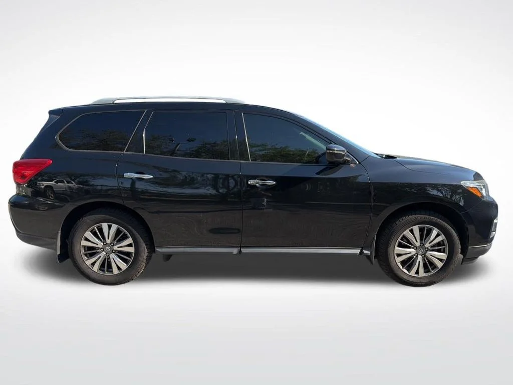 Used 2020 Magnetic Black Nissan S image 4