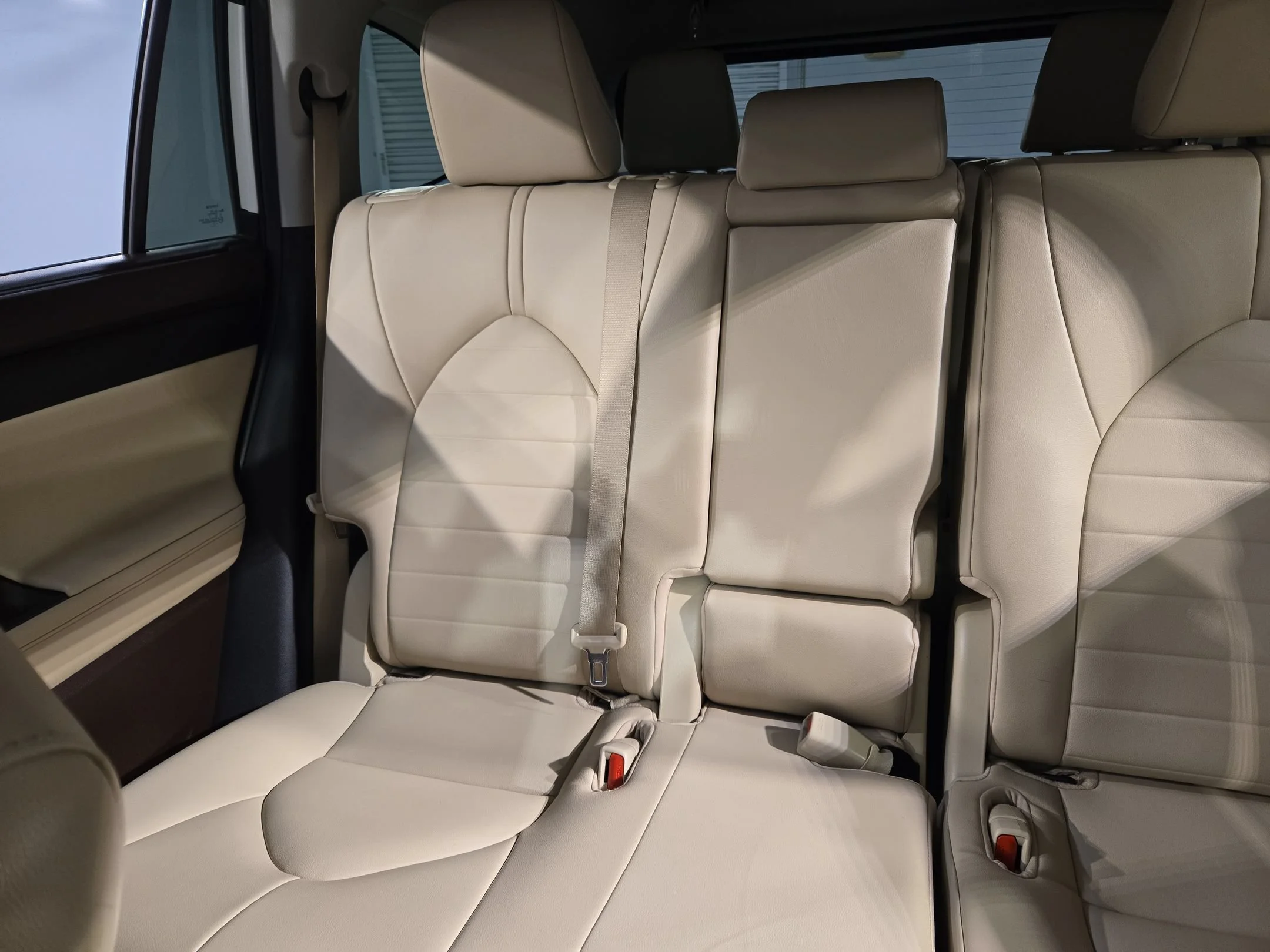 Used 2022 Wind Chill Pearl Toyota XLE image 12