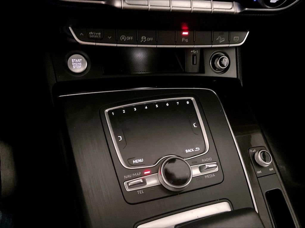 Used 2018 Gray Audi 2.0T image 27