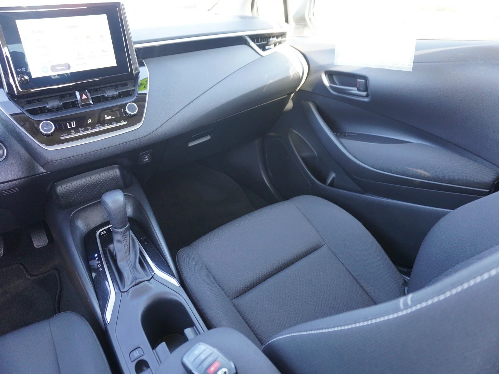 Used 2024 Classic Silver Toyota Hybrid XLE image 15