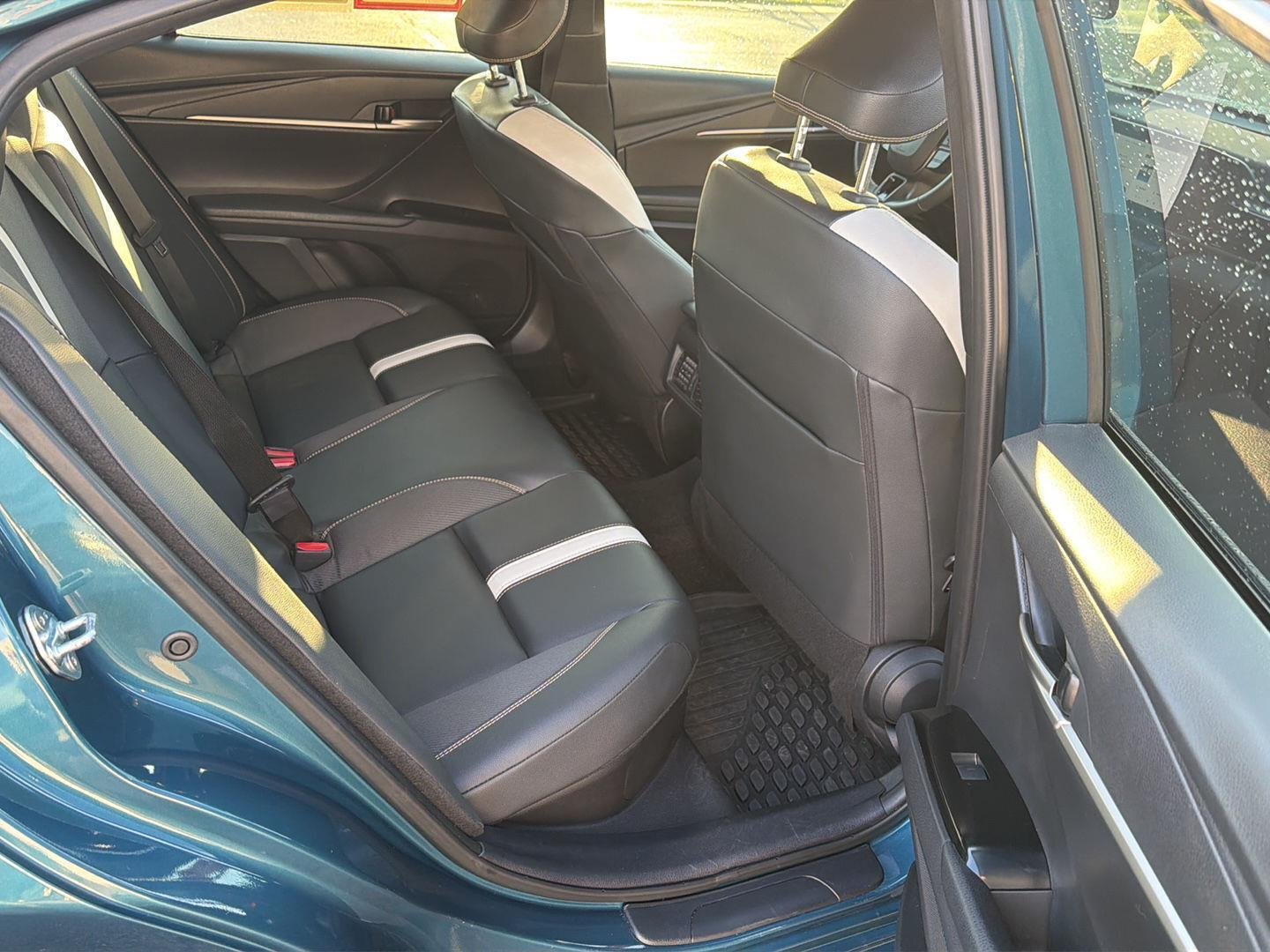 Used 2025 Ocean Gem Toyota SE image 12