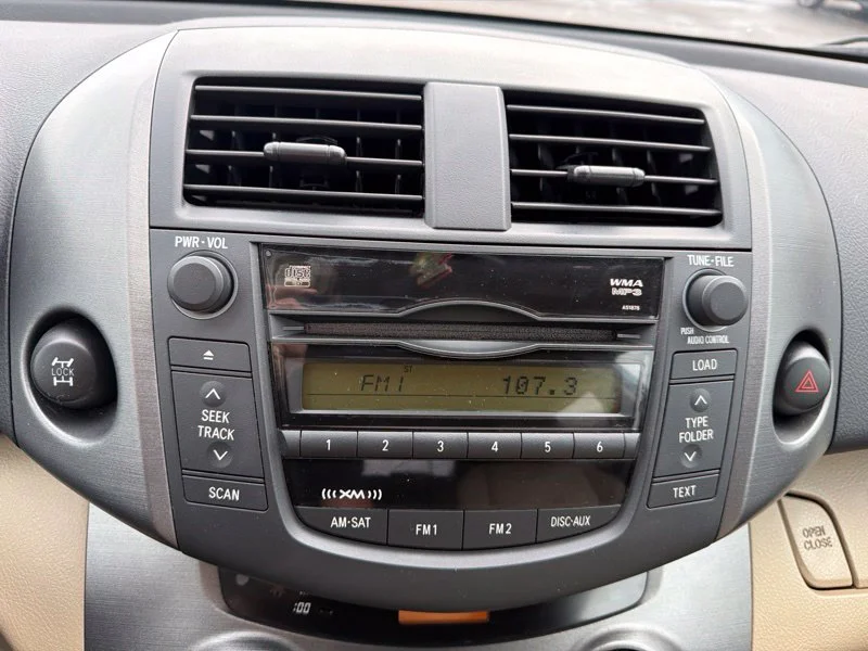 Used 2011 Blue Toyota Base image 15