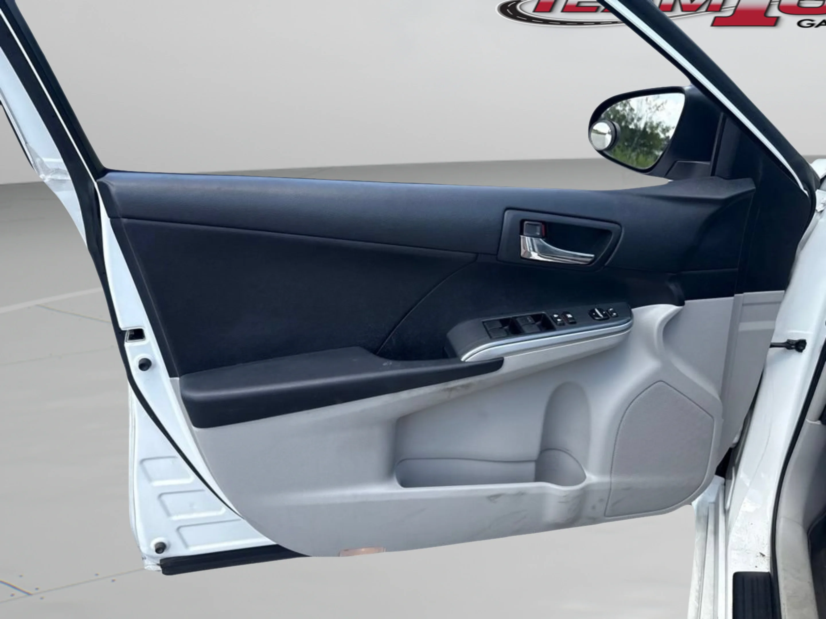 Used 2012 Super White Toyota LE image 18