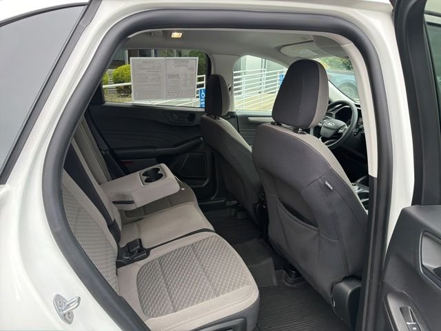 Used 2022 White Ford SE image 25