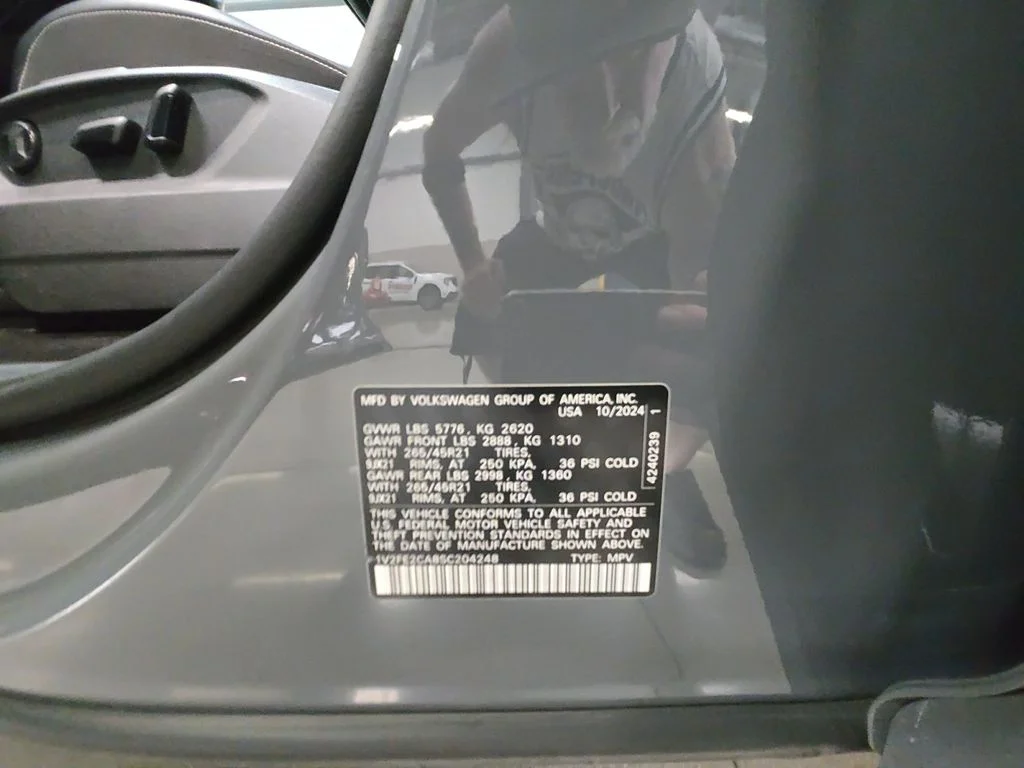 Used 2025 Gray Volkswagen 2.0T SEL Premium R-Line image 25