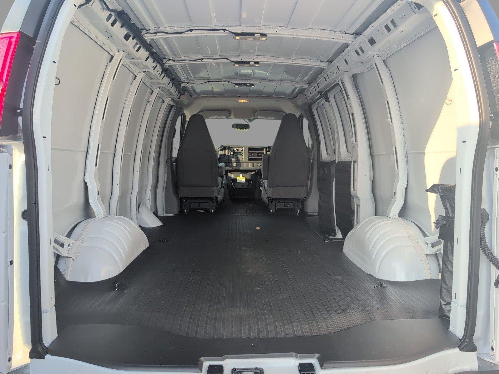 New 2026 Summit White GMC Work Van image 5
