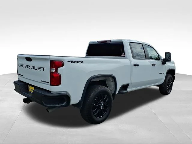 Used 2025 White Chevrolet Custom image 10