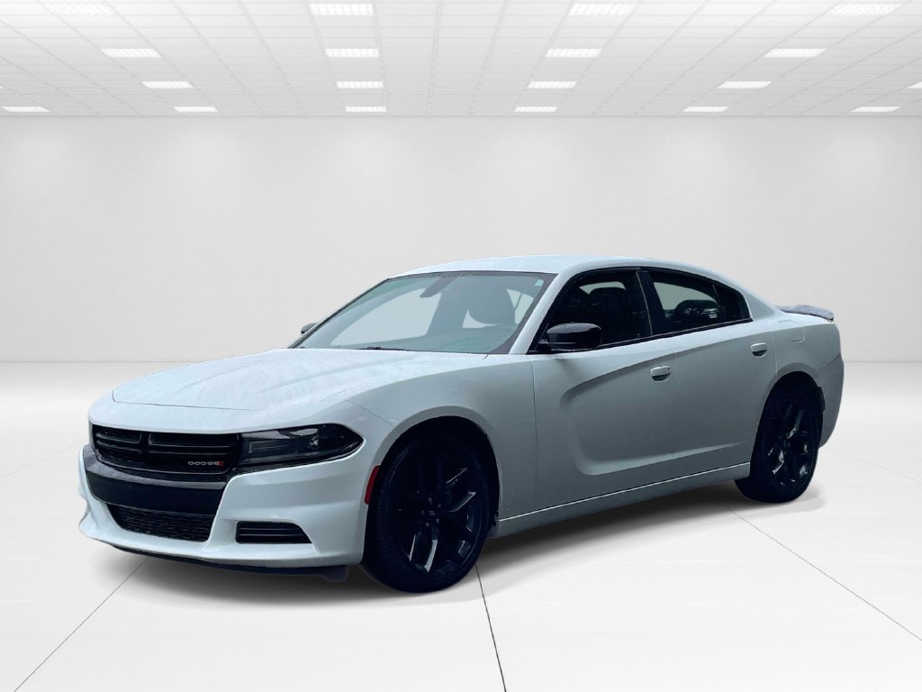 Used 2023 White Dodge SXT image 3