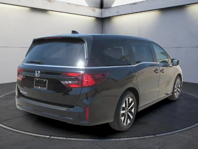 Certified Used 2025 Modern Steel Metallic Honda EX-L image 5