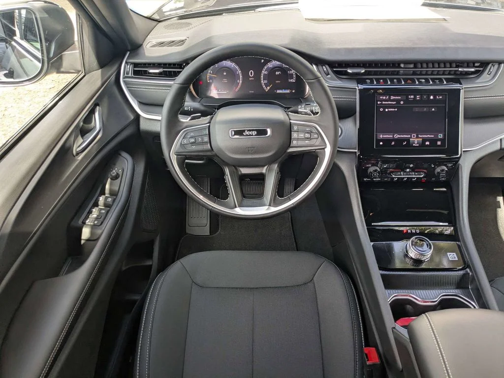New 2026 Baltic Gray Metallic Clearcoat Jeep Laredo X image 17