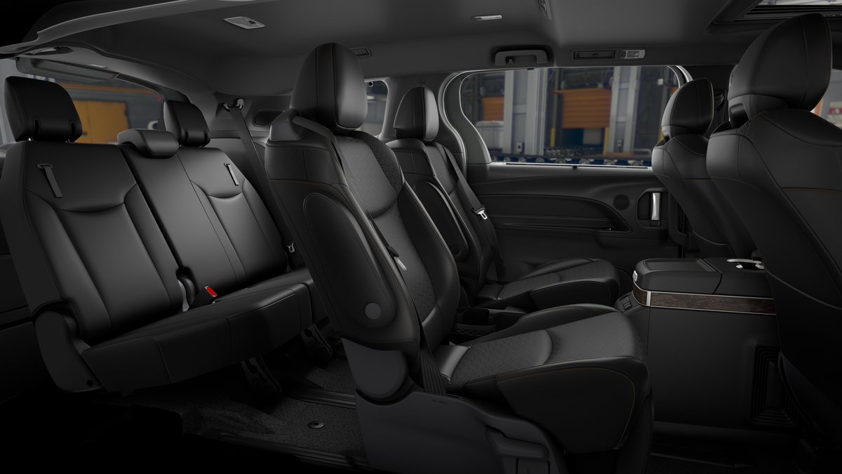 New 2026 Wind Chill Pearl Toyota Platinum image 21