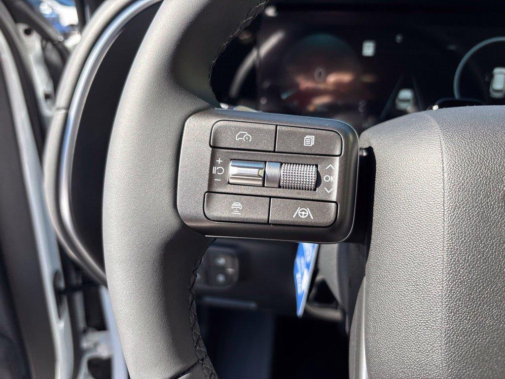 New 2026 White Hyundai SEL 8P image 16