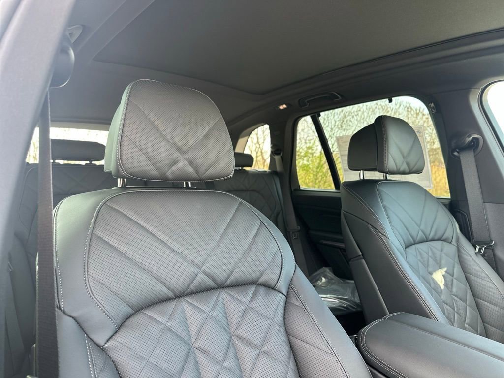 New 2026 Brooklyn Grey Metallic BMW xDrive50e image 25