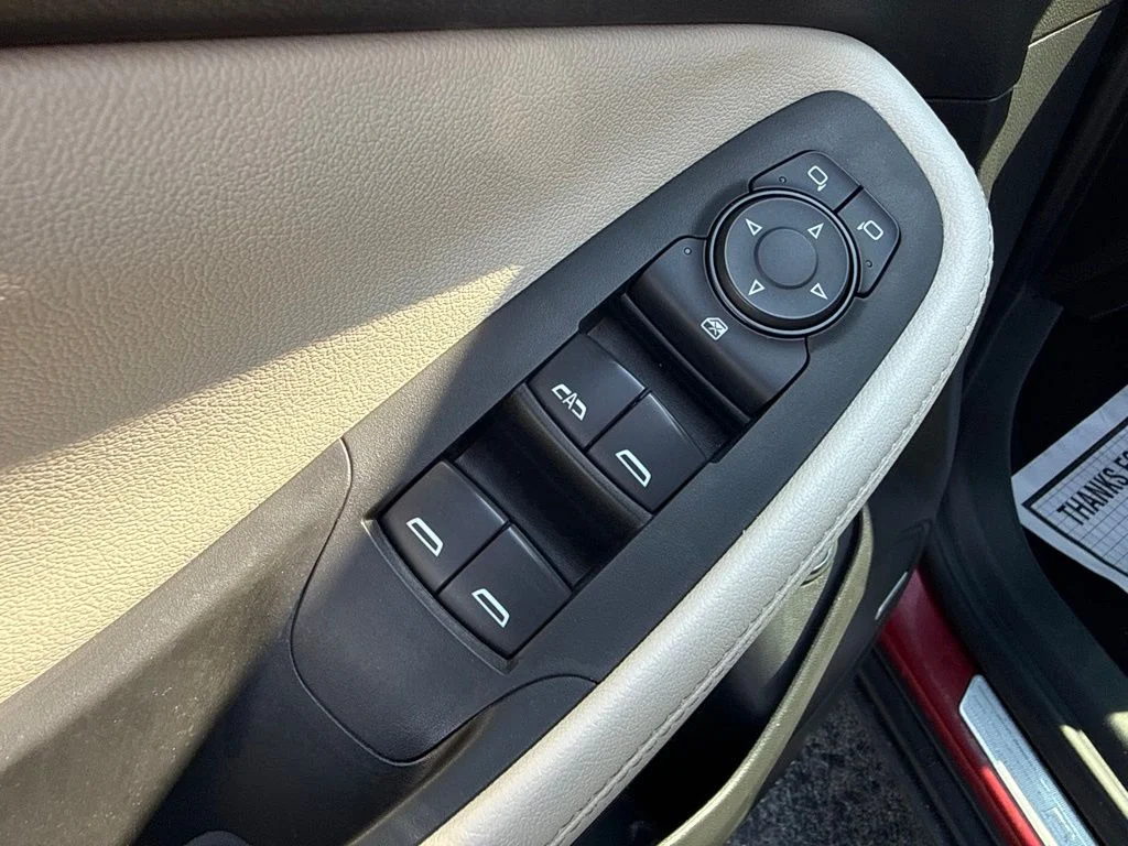Used 2020 Red Buick Essence image 20