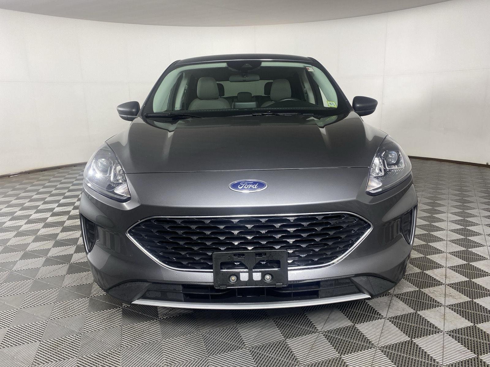 Used 2022 Carbonized Gray Ford SE image 5