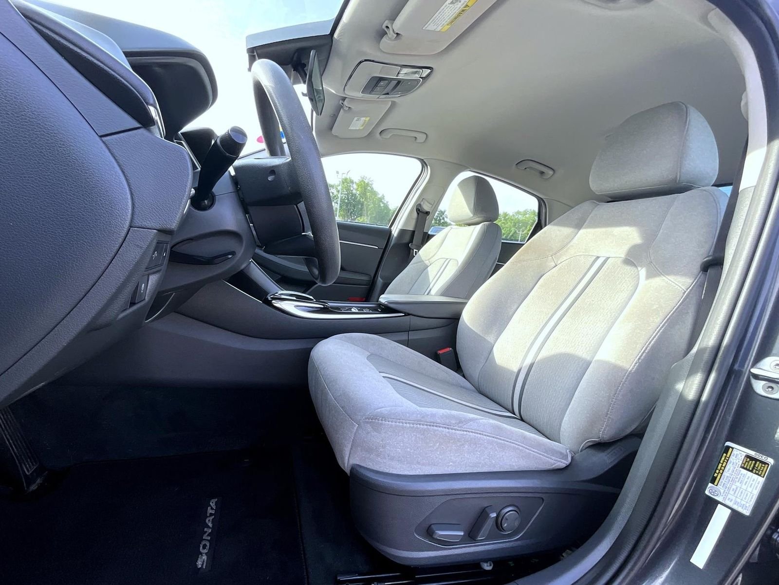 Used 2021 Gray Hyundai SEL image 11