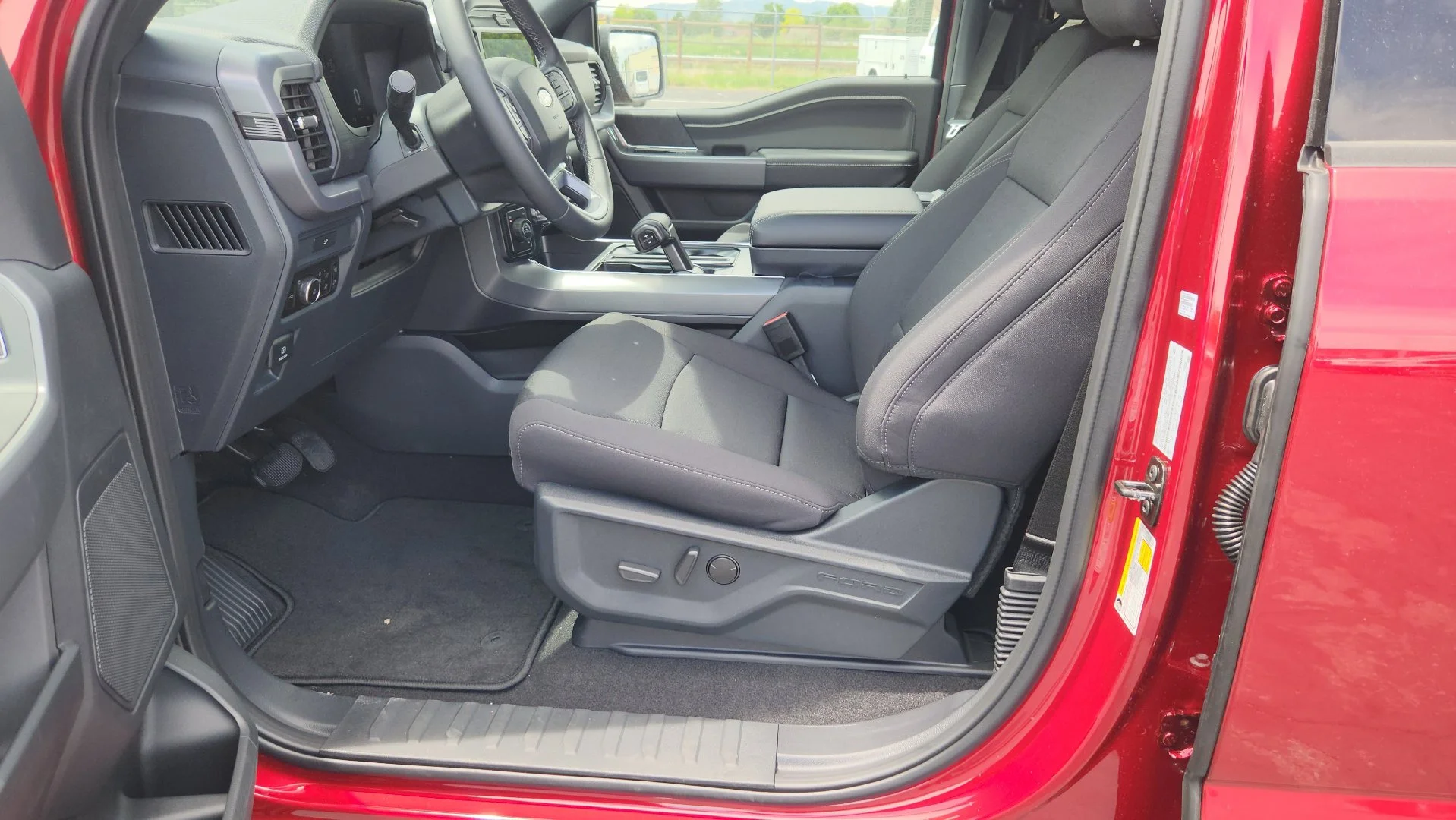 New 2026 Ruby Red Metallic Tinted Clearcoat Ford XLT image 24