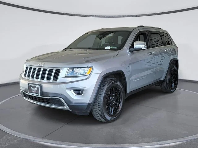 Used 2016 Silver Jeep Limited image 4