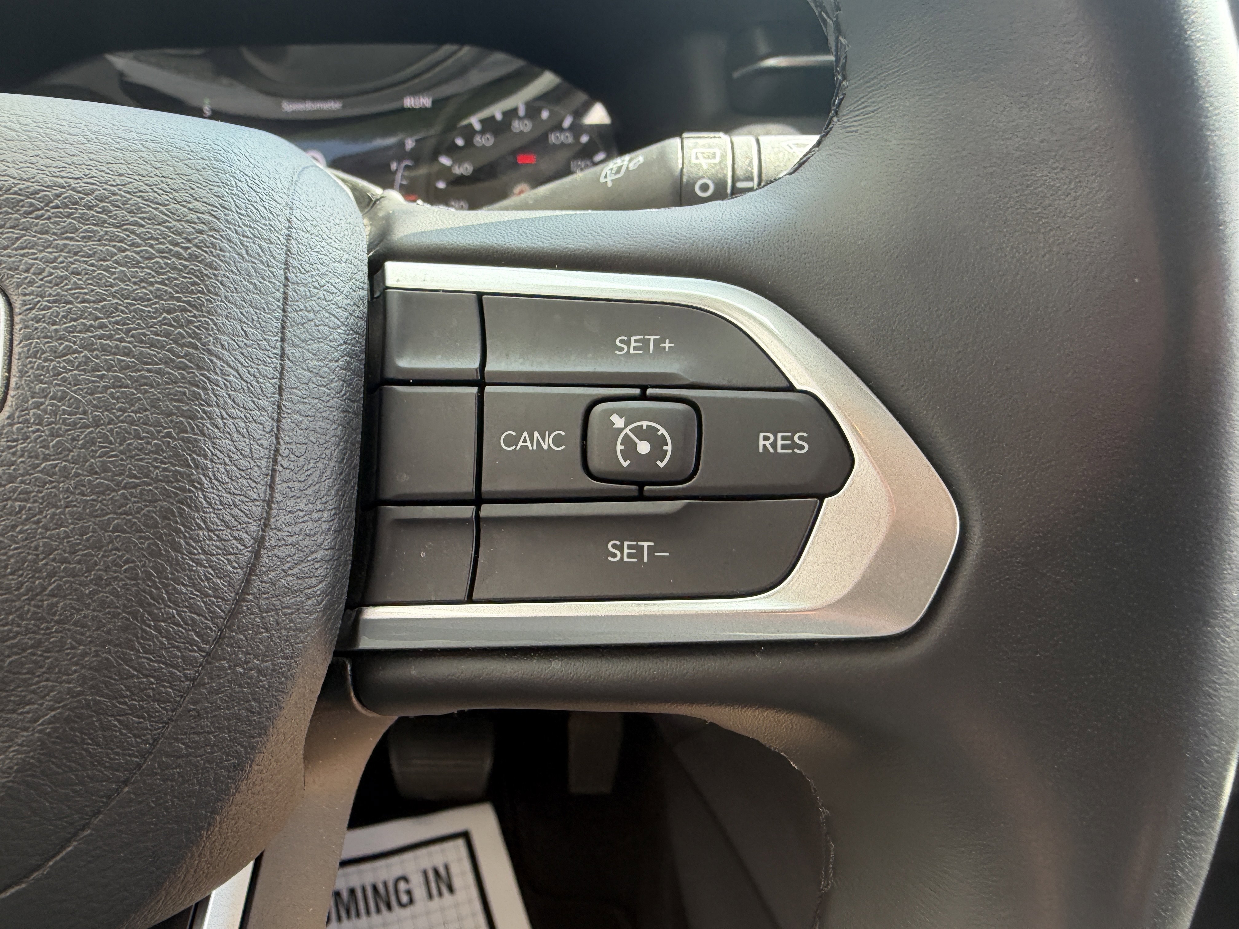 Used 2022 Velvet Red Pearlcoat Jeep Latitude Lux image 31