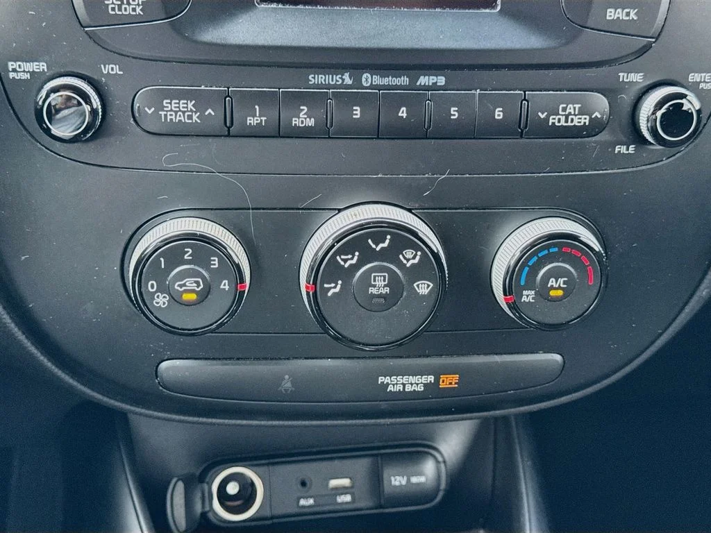 Used 2016 Black Kia Base image 16