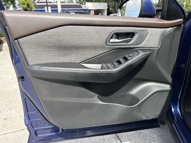 2023 Nissan Rogue SV - Photo 13