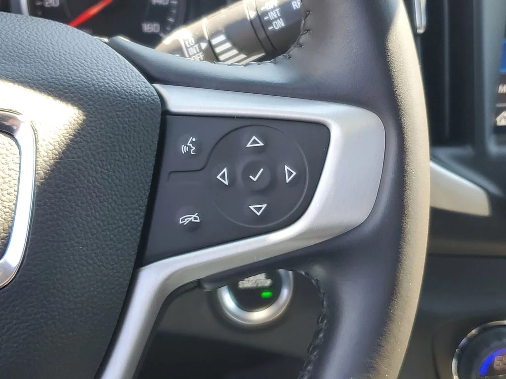 Used 2018 Ebony Twilight Metallic GMC SLE image 12