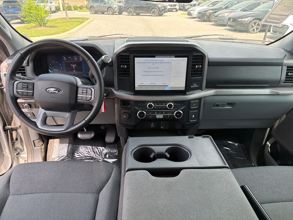 Used 2025 Silver Metallic Ford XLT image 28