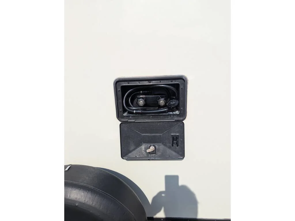 Used 2018  Cross Roads 254RB image 8