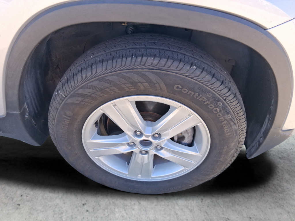 Used 2018 Silver Chevrolet LS image 11