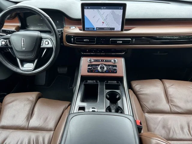 Used 2020 Red Lincoln Reserve image 18