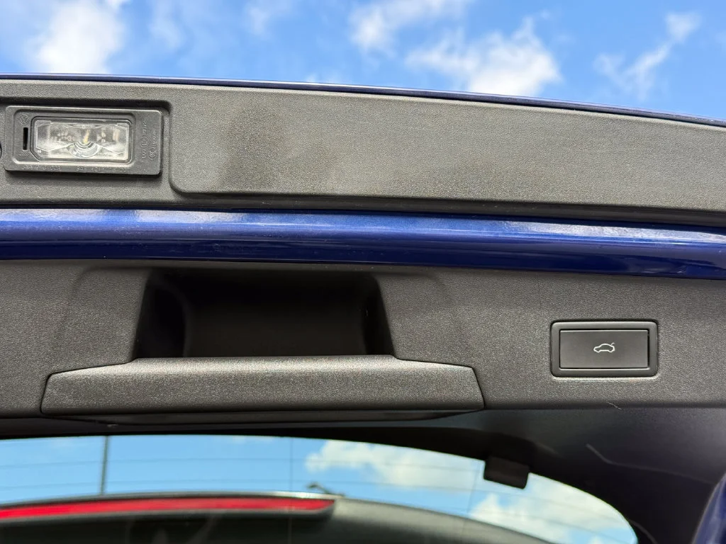 Used 2022  Volkswagen Pro S image 13