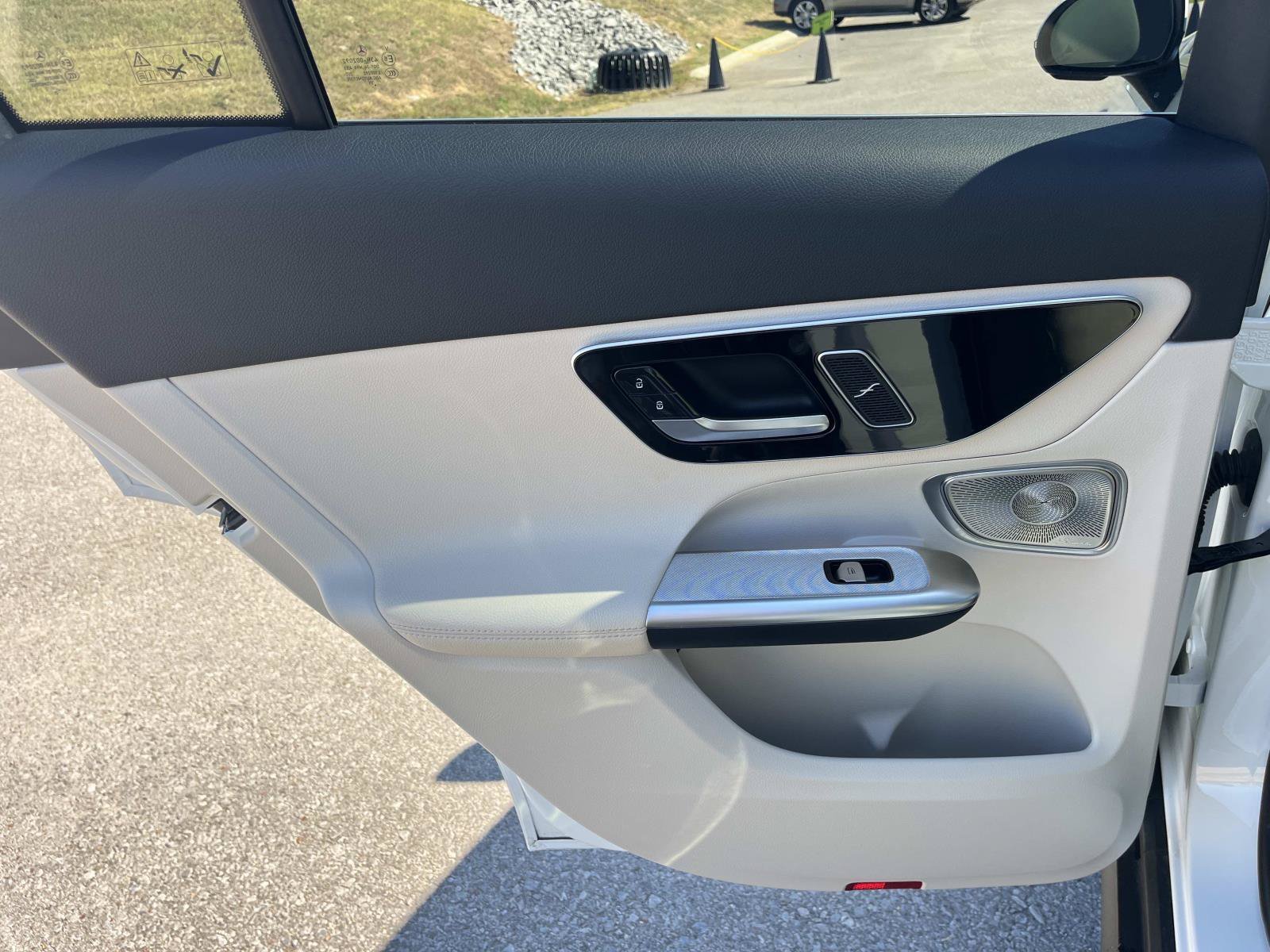 Used 2026 Polar White Mercedes-Benz GLC 300 image 19