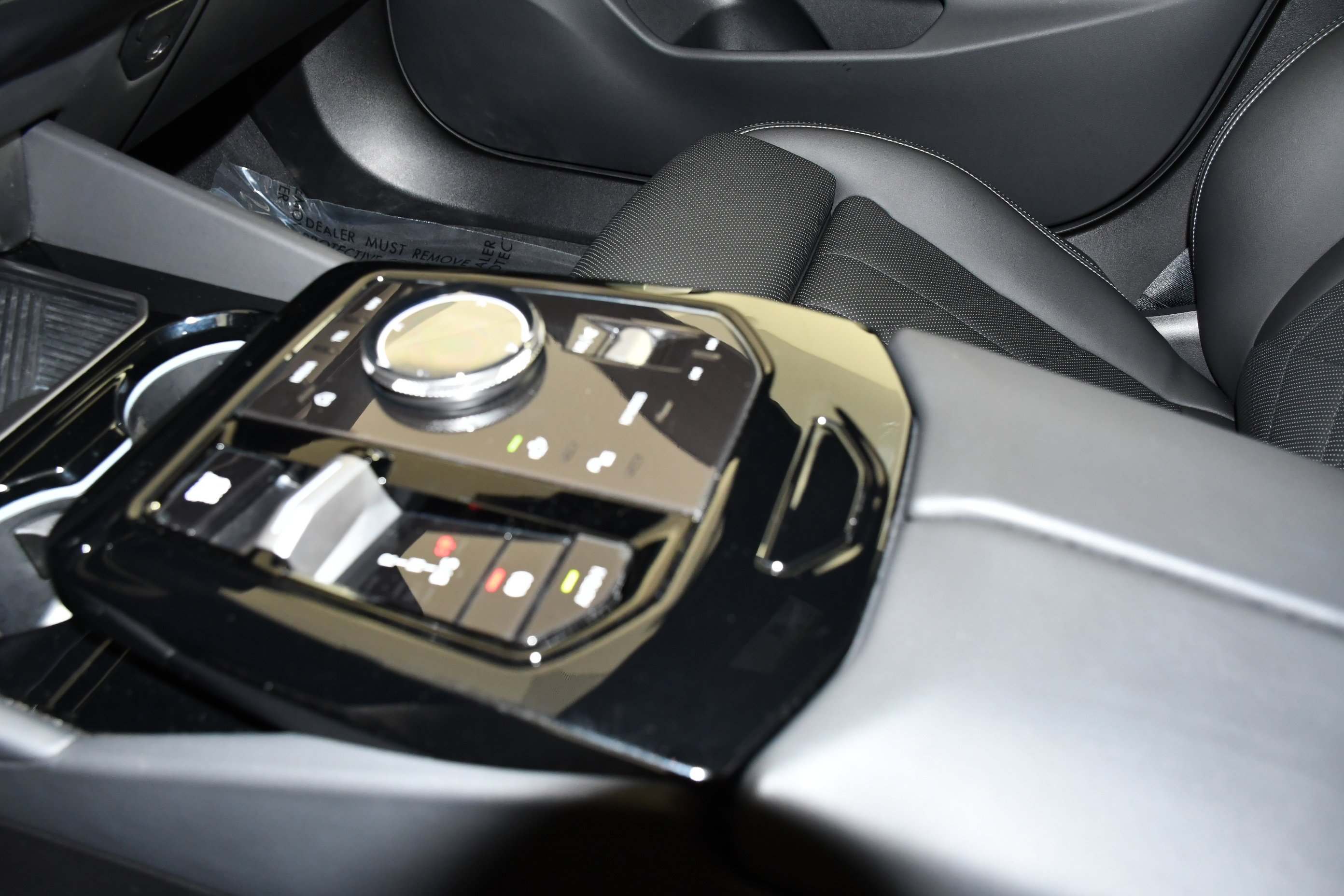 2025 BMW 5 Series 530i - Photo 30