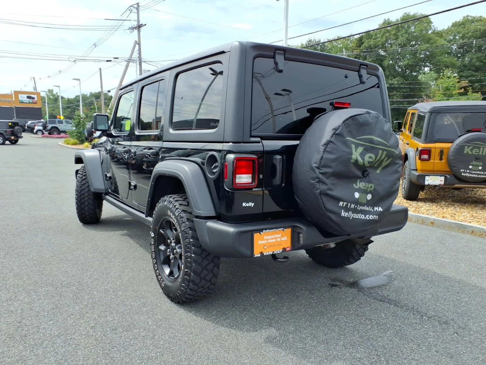 Certified Used 2022 Black Clearcoat Jeep Unlimited Willys image 11