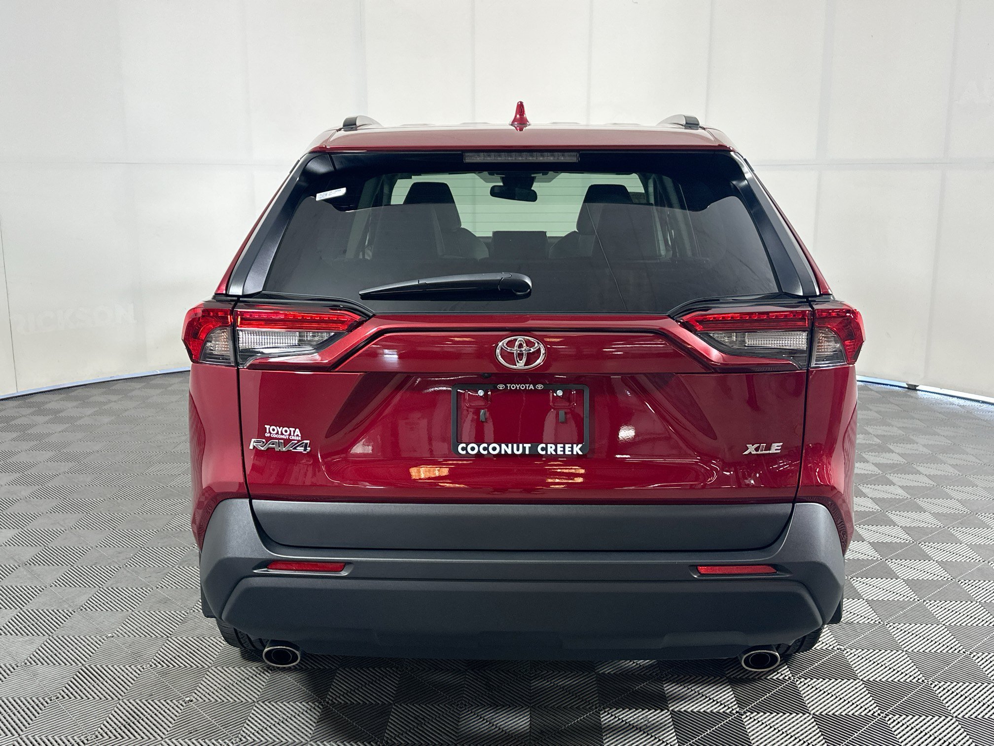 Used 2024 Pearl Toyota XLE Premium image 4