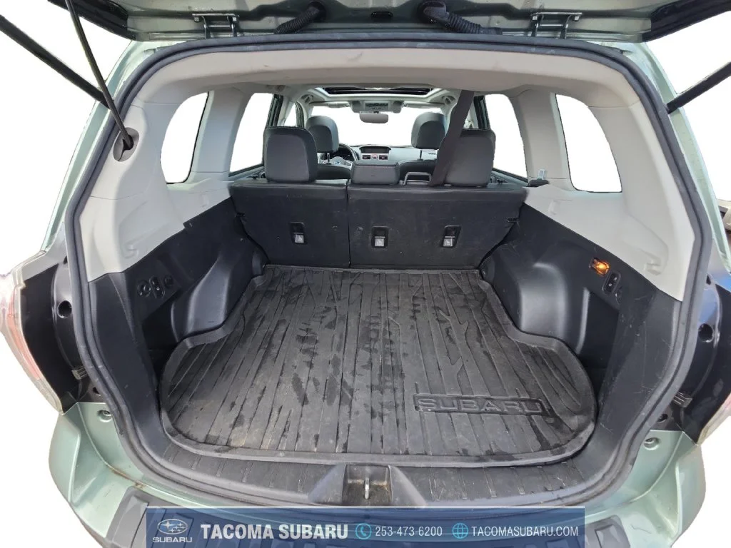 Used 2018 Green Subaru 2.5i Touring image 19