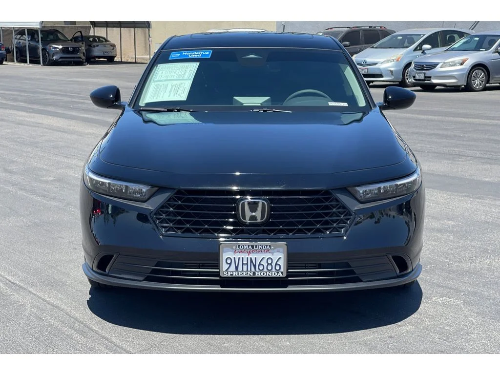Certified Used 2025 Crystal Black Pearl Honda SE image 9
