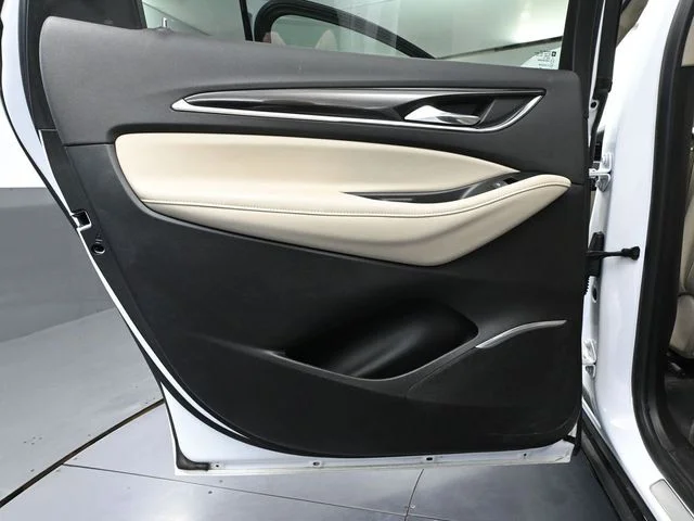 Used 2019 White Buick Essence image 32
